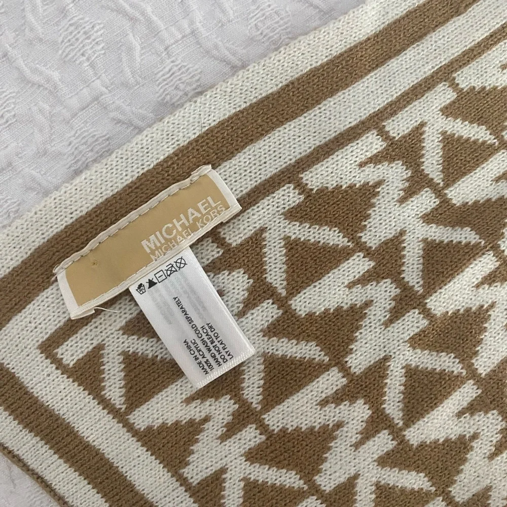 Michael Kors Scarf - Picture 2 of 3